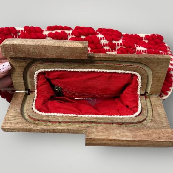 NEW Fabulous Mj New York Red Clutch Bag - Picture 3 of 9